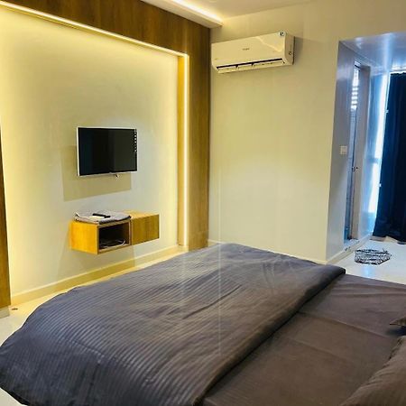 Oyo Florence Hotel 苏拉特 外观 照片